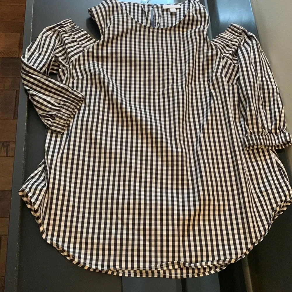Cold Shoulder Tunic XL - Picture 1 of 6
